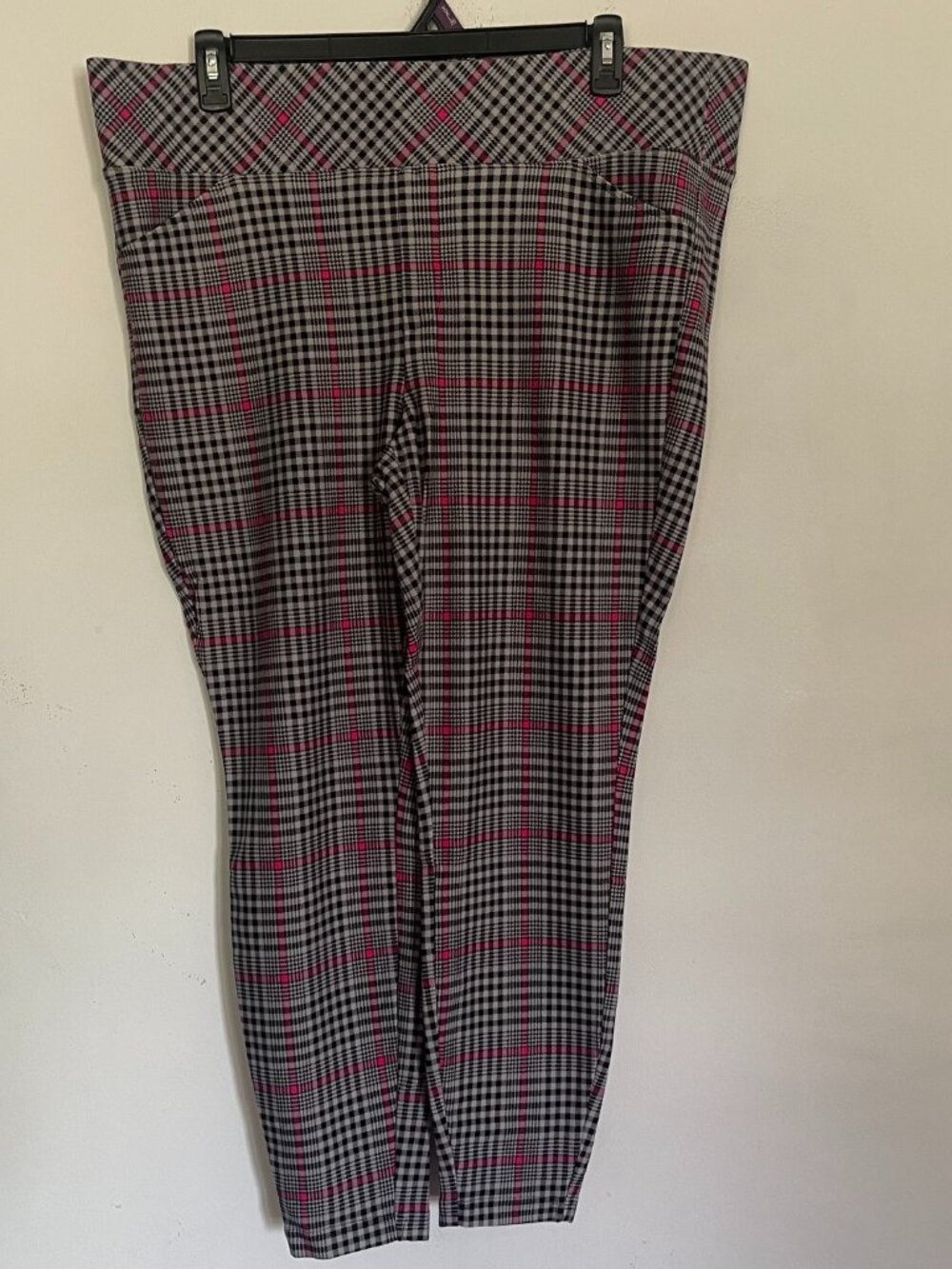 Torrid Studio Women's 3X Tall Pull-On Pocket Pixie Pants Black Pink Plaid W